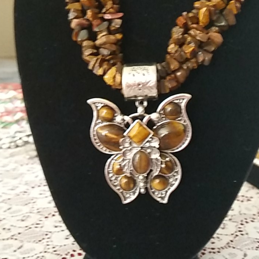 Fashion jewelry necklace with pendant